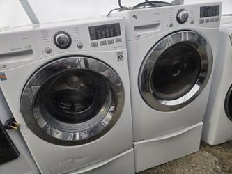 Lg Washer And Dryer Set Electric With Pedestals 