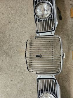 1971-72 Cougar grille restored