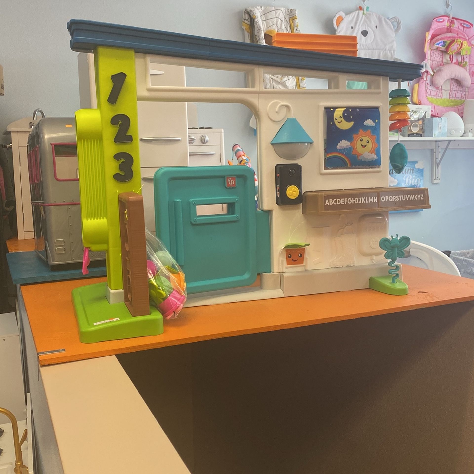 Fisher Price Laugh & Learn Ultimate Playhouse