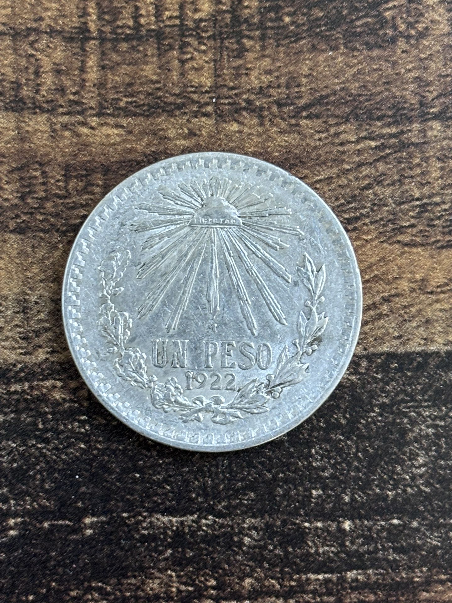 1922 Mexico π²π½ Un Peso Silver Coin