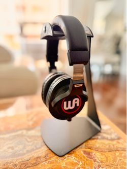 Warm Audio Headphones + K&M Stand