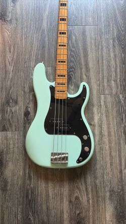 Squire Precision Bass $275