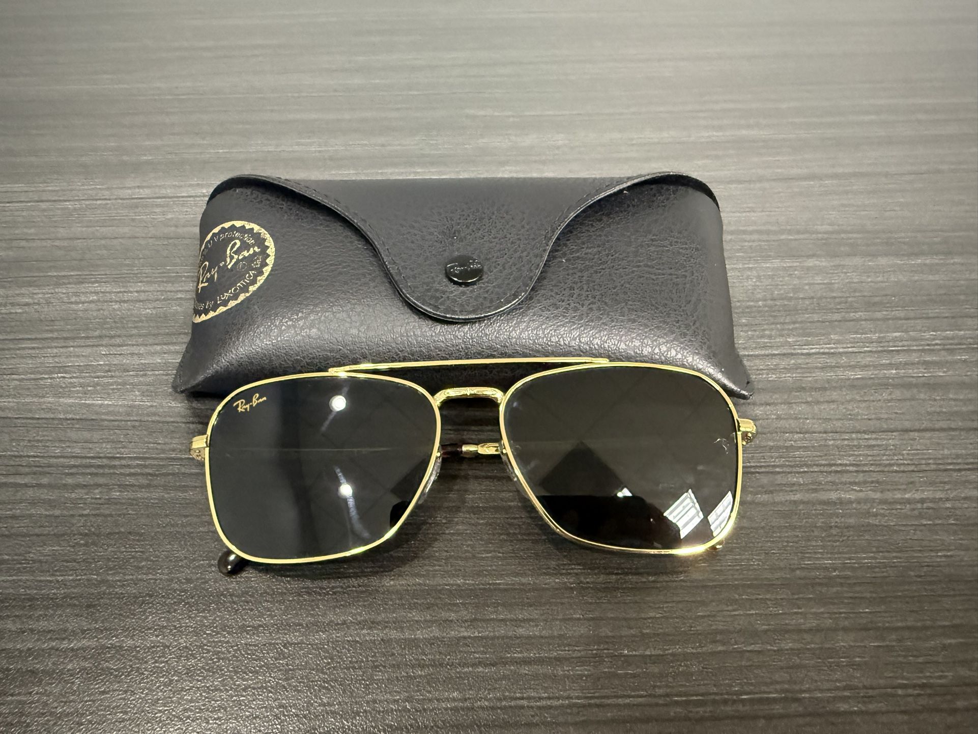 Ray-Ban Aviator Sunglasses - Gold