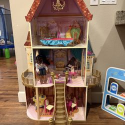 Beauty and the Beast - Belle Dollhouse