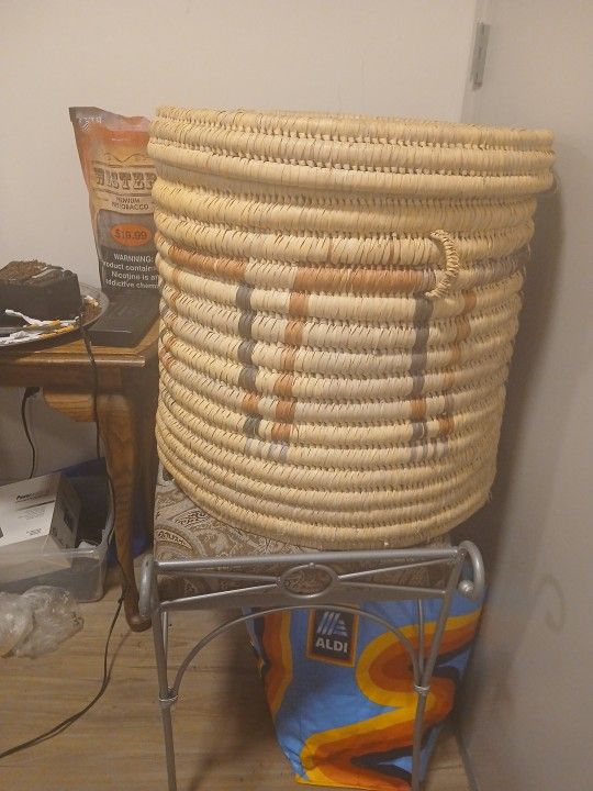 Wicker Baskit
