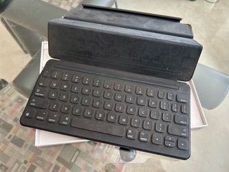 Original Apple Smart Keyboard for iPad 7/8/9