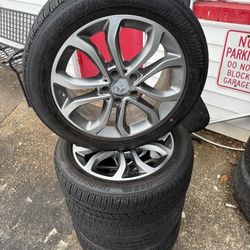 Nice set of 4 mercedez rims And Tires 