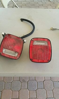 Back lights for truck or trailer have 10