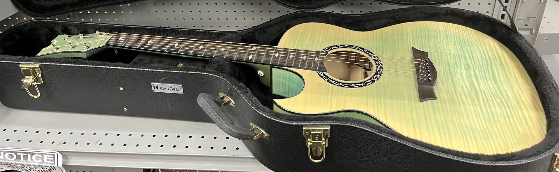 DEAN ACOUSTIC GUITAR