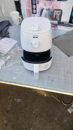 Mainstays 2.2 Quart Air Fryer in Arctic White.(se hable español)
