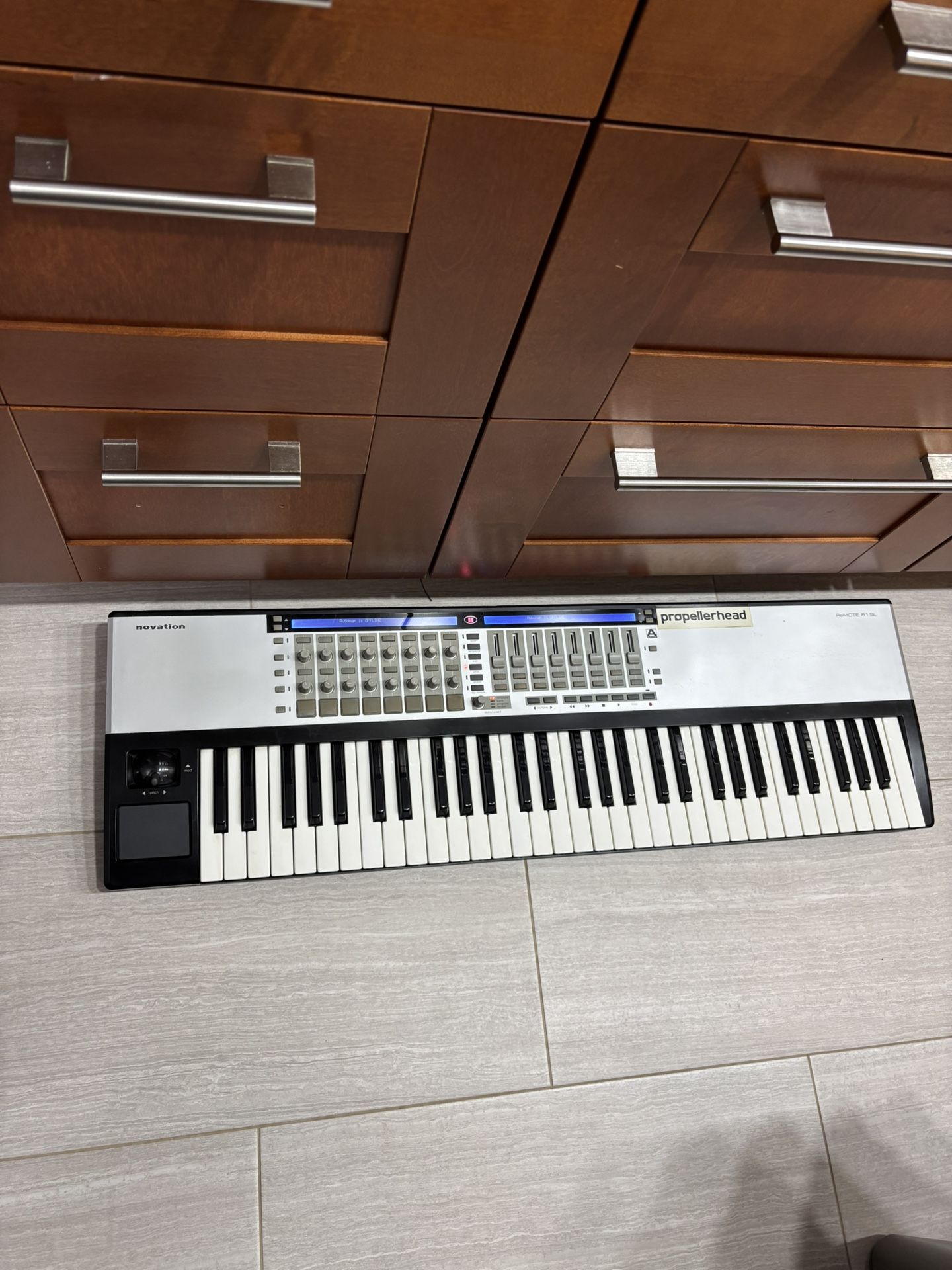 Novation ReMOTE 61 SL MIDI Controller 2006 Keyboard