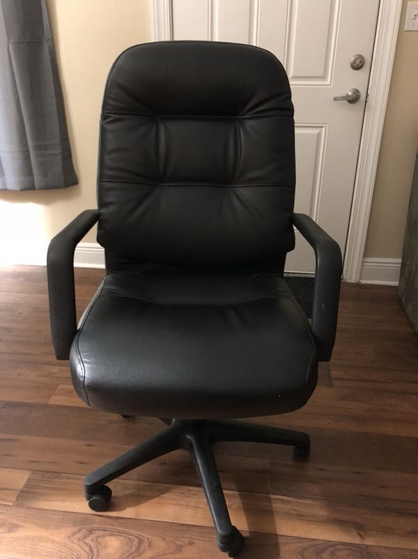 Hon Pillow Soft Executive High Back Chair Center Tilt Fixed Arms Hon Pillow Soft Executive High Back Chair Center Tilt Fixed Arms Black Leather Upholstery For In Tampa Fl Offerup