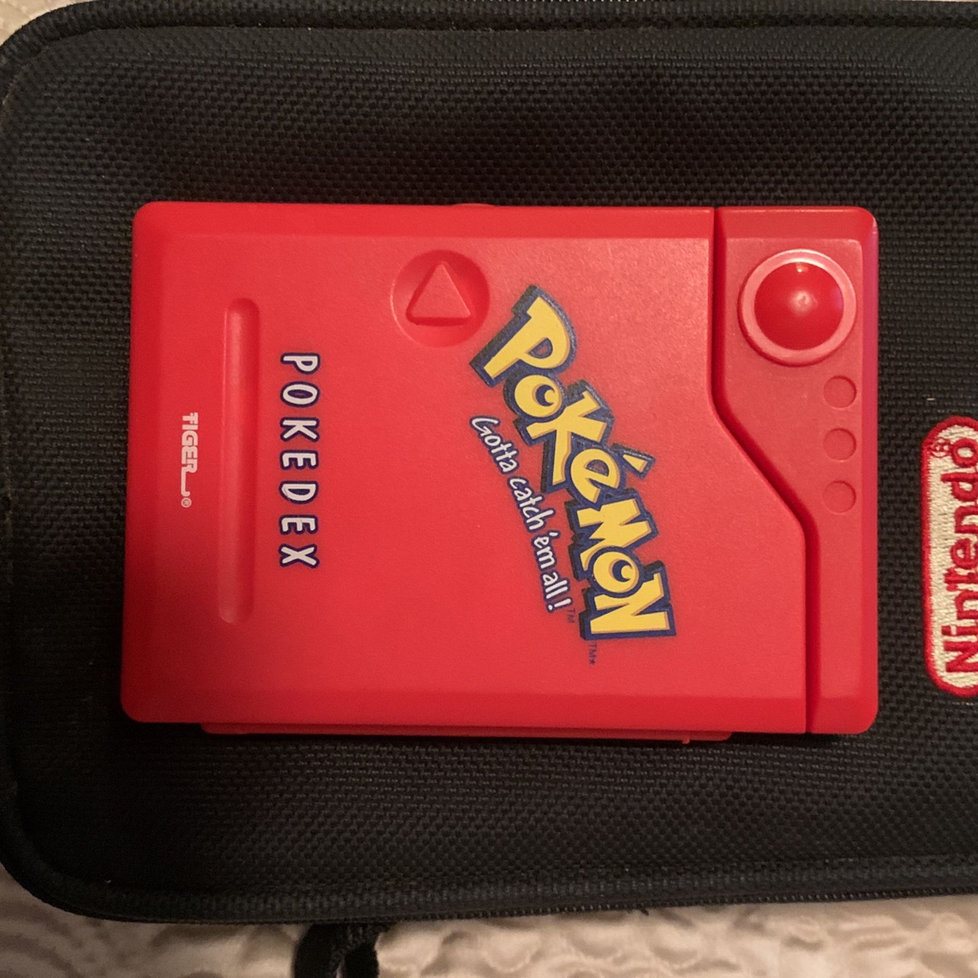 Pokemon Pokedex Handheld 1999 Tiger Electronics Vintage