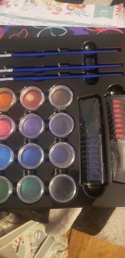 Mosaiz Face Makeup, Face Paint Kit, Halloween and Purim Makeup Palette,  Facepaint Set, Face Painting Kit for Kids Party of 16 colors, 2 Metallic