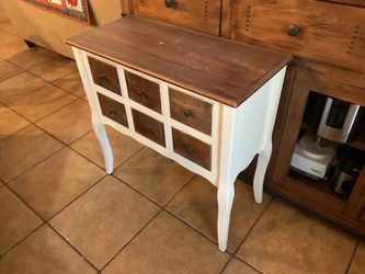 Accent table with drawers