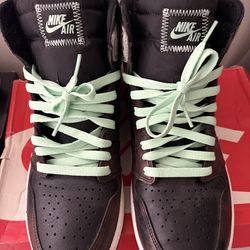 Men Jordan 1 size 12