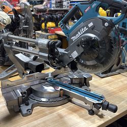 Makita 40v 8-1/2 Mitter saw full kit