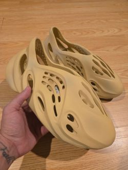 Yeezy Foam Rnr Desert Sand