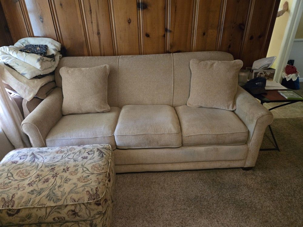 Lazyboy Sofa, Sits 3