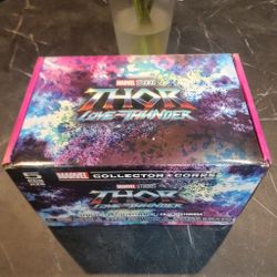 Funko Marvel Collectors Box - Thor Love And Thunder Box