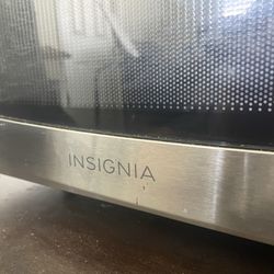 Microwave Insignia 