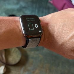 Apple Watch Series 4 44mm GPS+Cellular