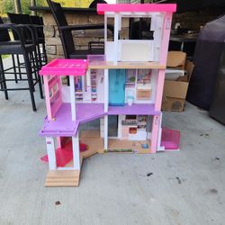 Barbie Dream House 