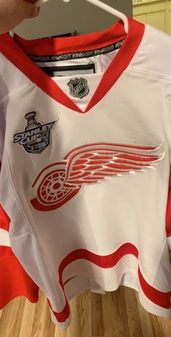 Red wings jersey