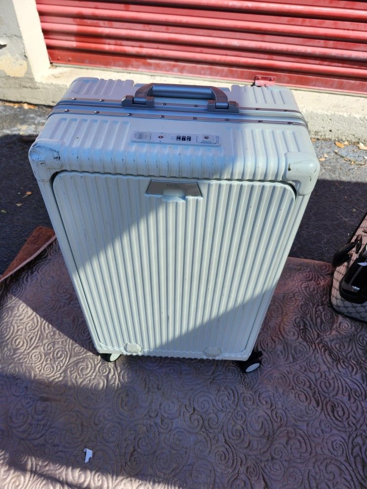 Nobl Travel Luggage