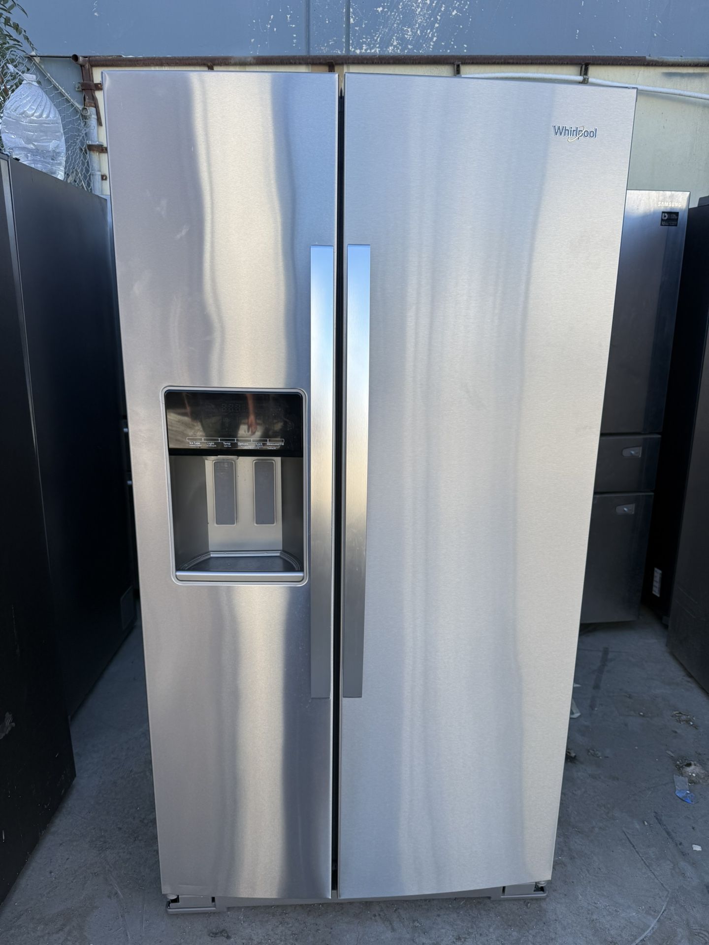 21 Cu Ft counter Depth Whirpool Refrigerator Side By Side