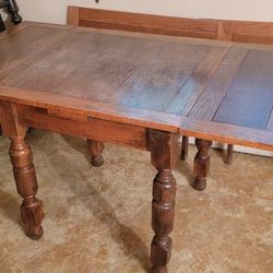 Antique  TABLE WIRH 4 CHAIRS