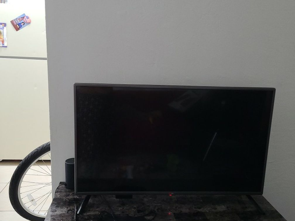 Tv 42in W/roku Stick Included