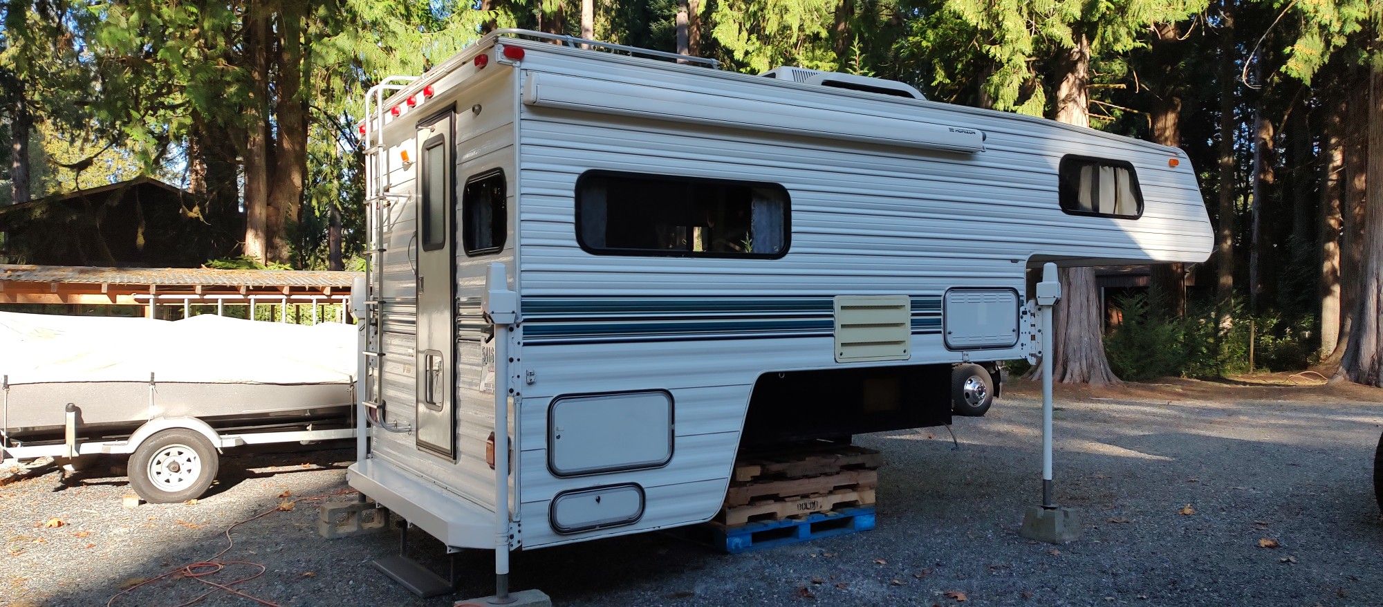 11 Ft 1996 Northland Camper