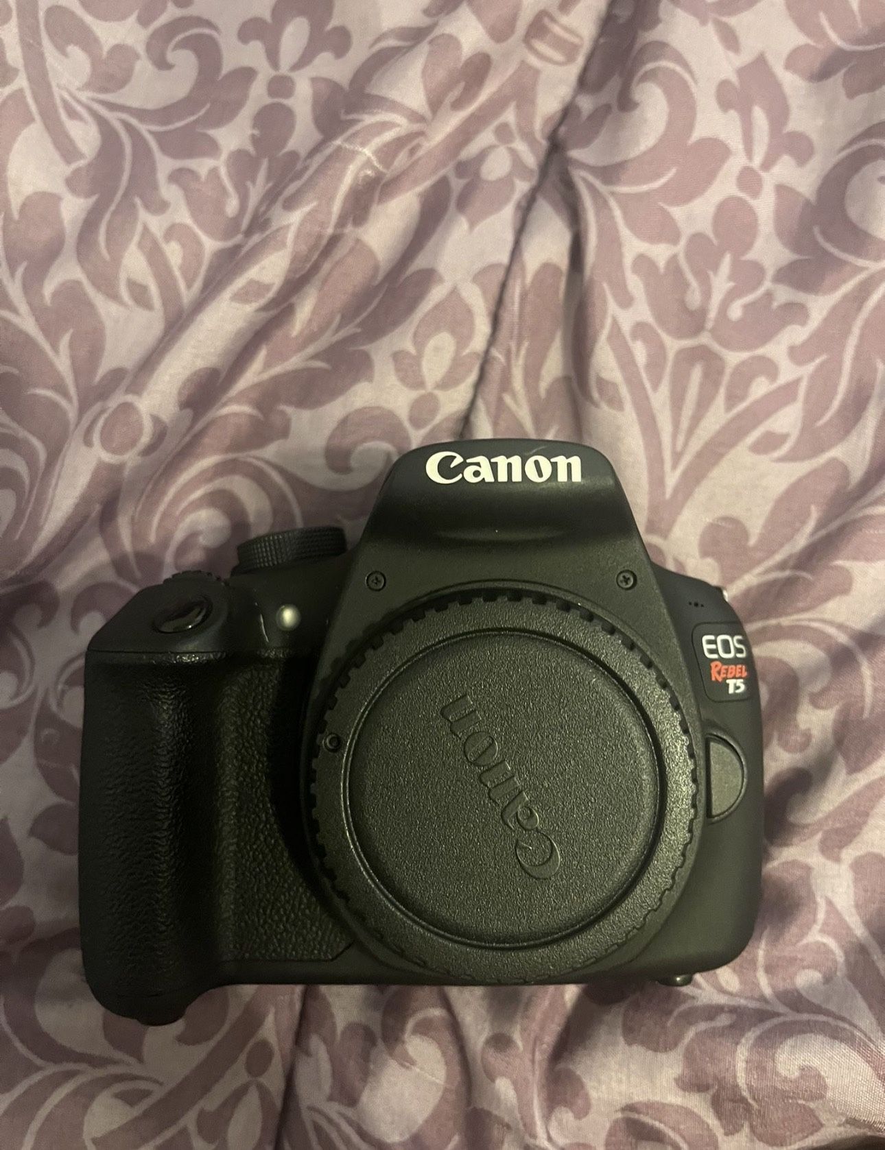 Canon Rebel T5 (BODY ONLY)
