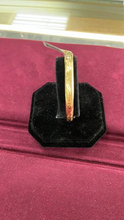 14K Gold Bangle Bracelet 7.3 Grams 