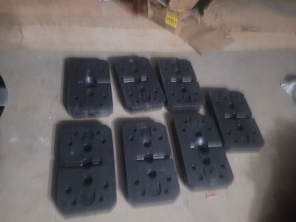 Set Of 7 Weight Plates .10 Pound  Each .70 Lbs Total 