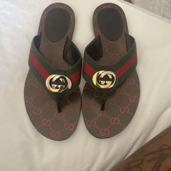GUCCI SLIDES