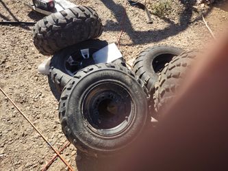 Quad Wheels And Tires .Quad.Chevy 8 Lug Wheels With Caps And Lug https://offerup.com/redirect/?o=TnV0cy50aA==