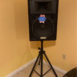 Yamaha Speaker And Tripod Stand 