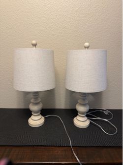 Set of 2 Bedside Lamps