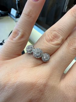 10K white gold natural diamonds beautiful ring