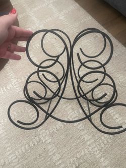 Black Metal Wine Holder