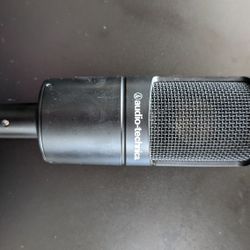 XLR Microphone w/ Pop Filter