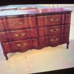 BEAUTIFUL VINTAGE FRENCH PROVINCIAL DRESSER /6 DRAWER -SOLID WOOD 
