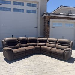 Brown Sectional With Electric Recliners & Headrests
