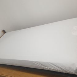 COMPLETE TWIN BED SET WITH BOTTOM DRESSER, BED AND FRAME (HOME4)