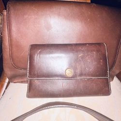 Nine West Leather messenger bag. Leatherwallet