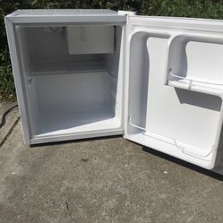 Mini Refrigerator 