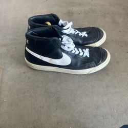 Black Nike Blazers