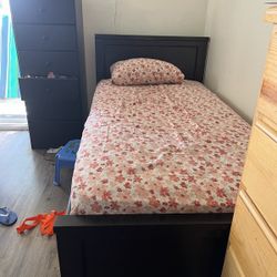 Twin Bed With Mattress 
